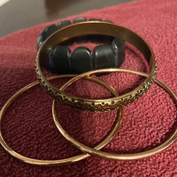 I have six brackets - Picture 5 of 5